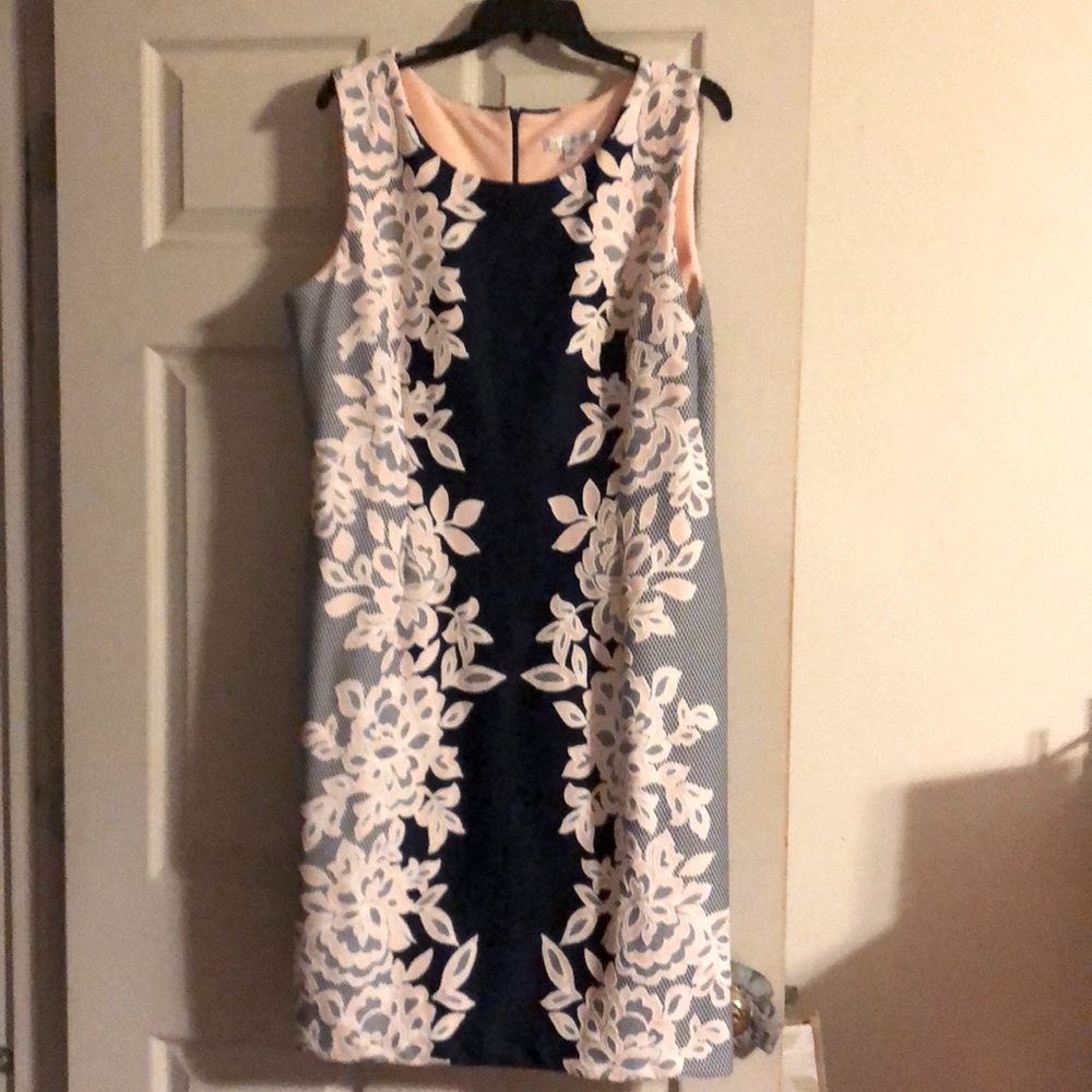 Never worn beautiful Sandra Darren dress. Size 16. Navy and peach.